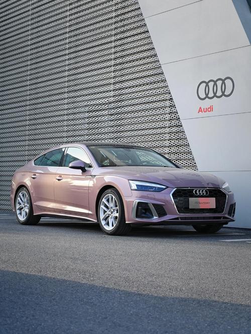 适合45岁女人开的车,45岁女人开什么颜色车适合