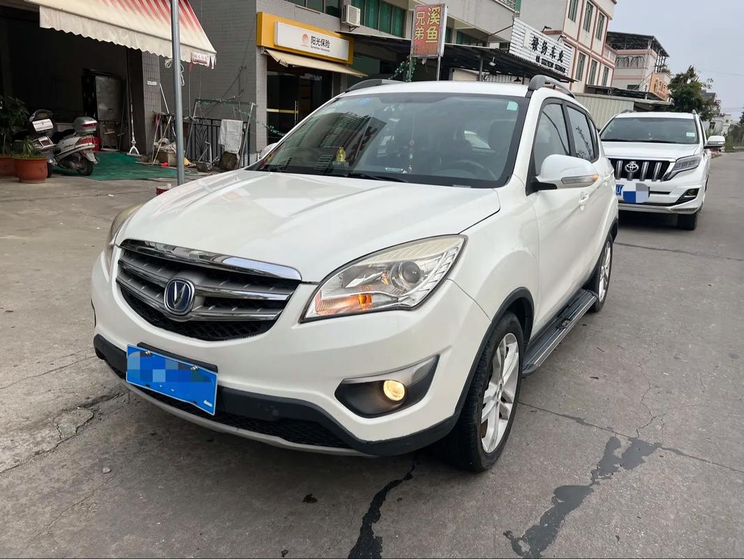 2014长安cs35报价及图片 2014款长安cs35图片