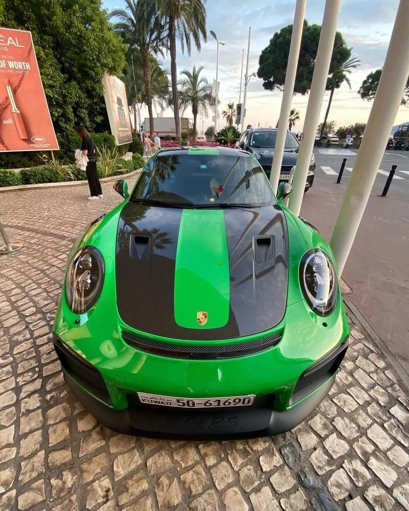 关于保时捷gt2rs价格的信息