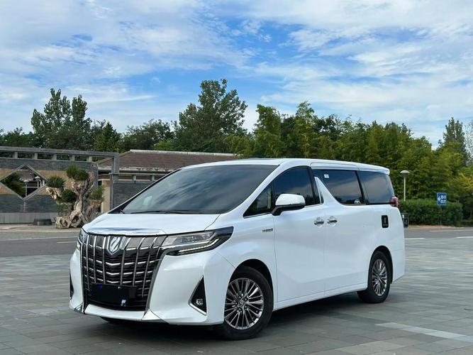 丰田阿尔法2022款商务车(丰田阿尔法 商务车图片)