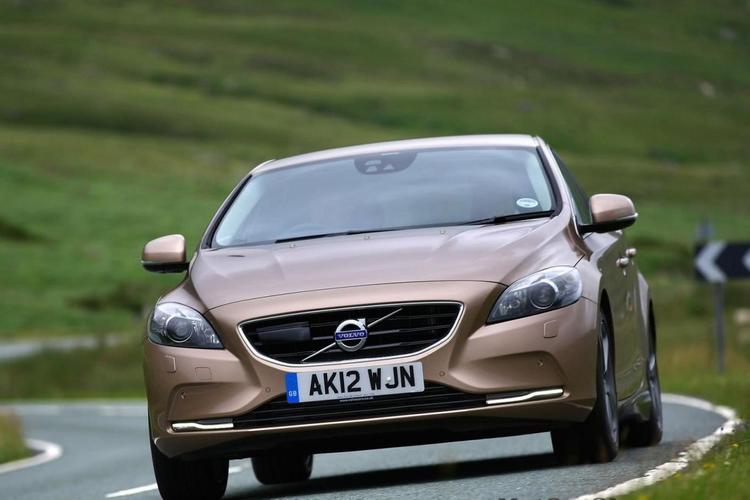 volvov40汽车(volvo小型车v40)