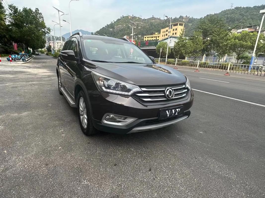 东风风神ax72017款,东风风神ax72017款20l油箱多大